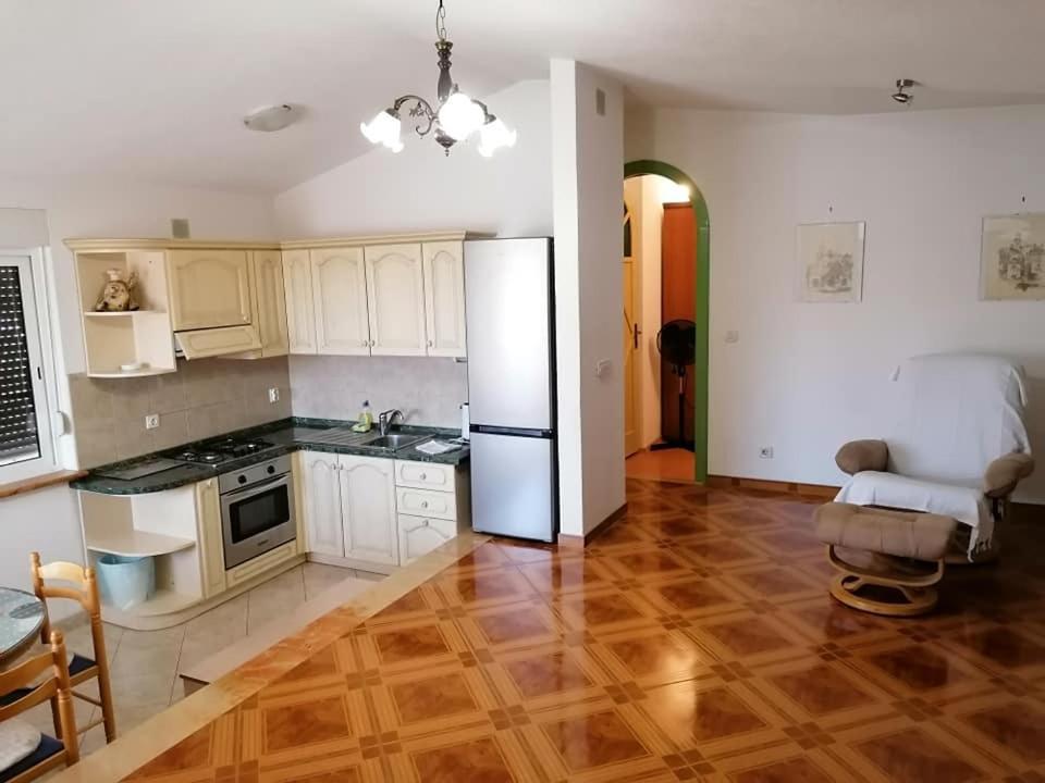 Pacho Apartment Baska Voda Luaran gambar