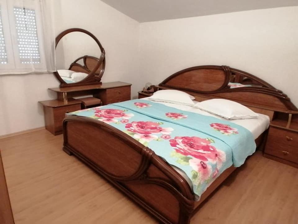 Pacho Apartment Baska Voda Luaran gambar